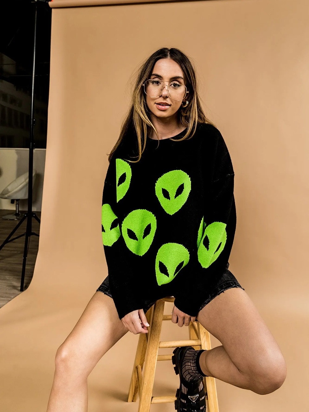 Dress in LALA Too Cool For You Oversized Alien Knit in Black S/M - Picture 4 of 6